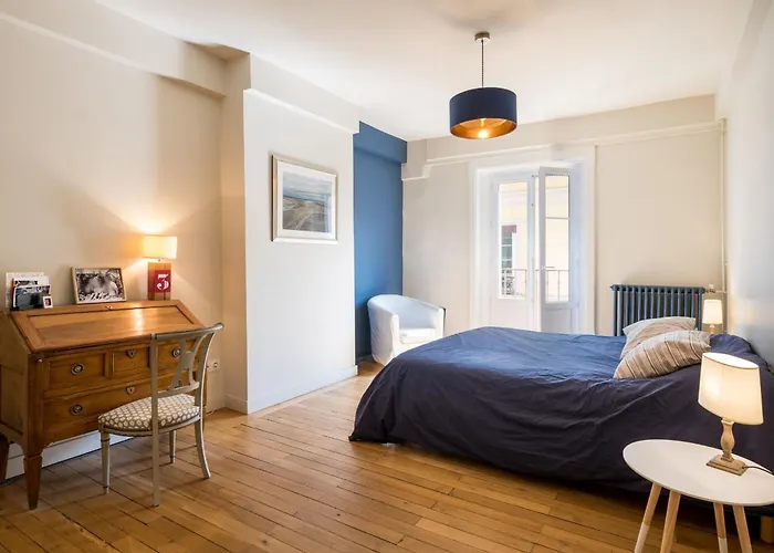 - Renovated Floor * Lione