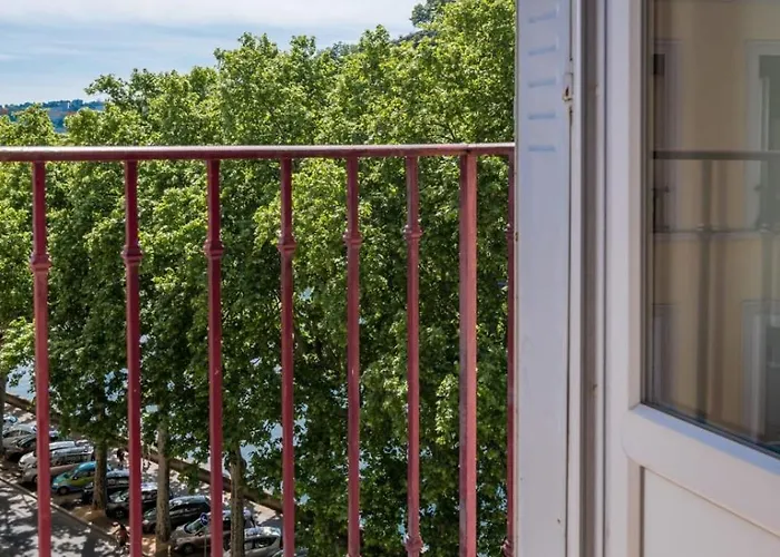 - Renovated Floor Appartamento Lione